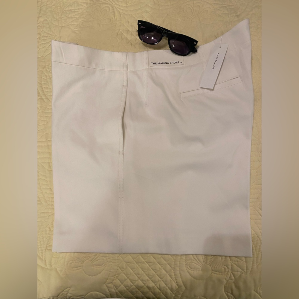 NWT- Ann Taylor White Shorts 🩳 The Marina Shorts.